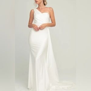 Beautiful One Shoulder White Gown/Size 10
